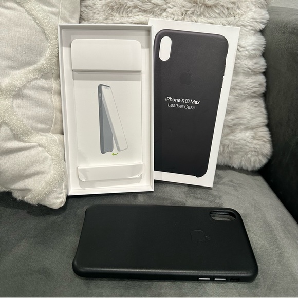 iPhone XS Max Apple Black Leather Case - Picture 9 of 11